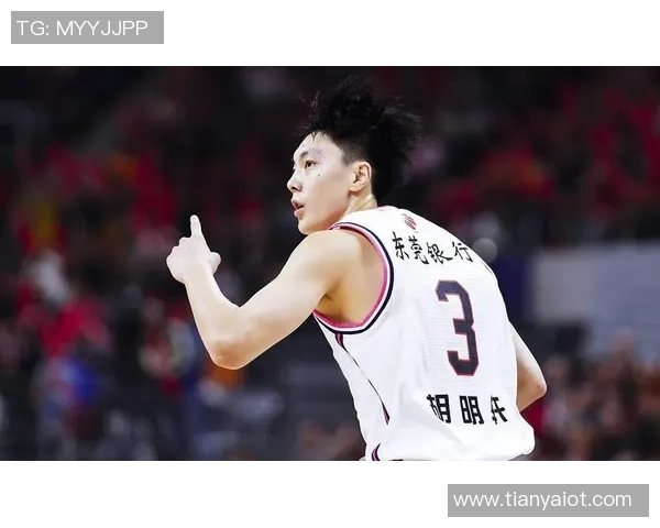 胡明轩：从青涩少年到篮球明星的成长之路与奋斗故事