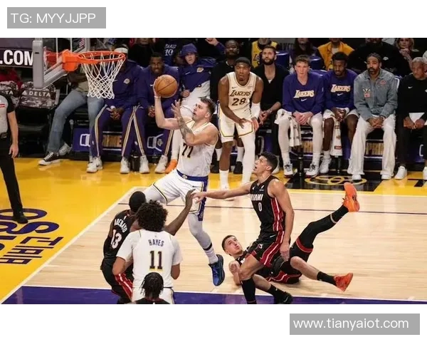 迈阿密热火对阵湖人精彩直播全程回顾与分析