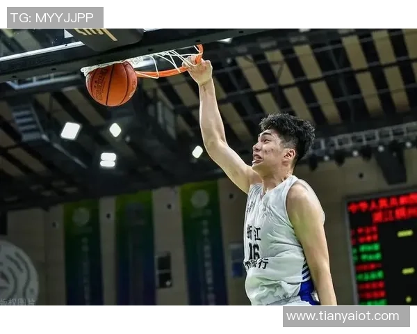 余嘉豪的成长之路：从少年篮球梦到职业生涯的辉煌蜕变