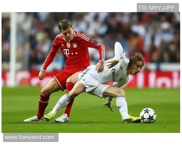 克罗斯：从足球场上的中场指挥官到全球品牌代言人的传奇之路