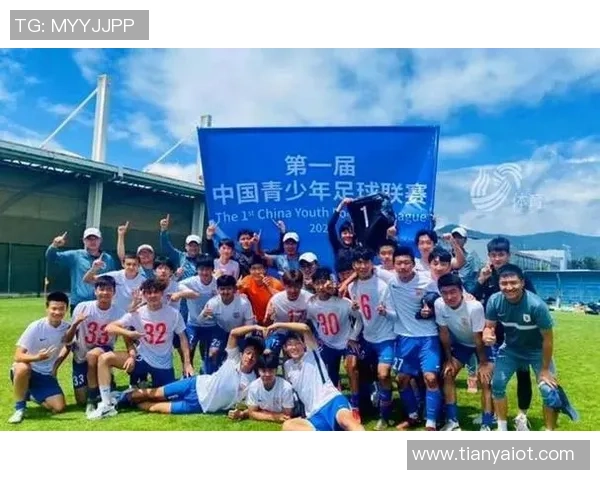 中超激战重庆队迎战山东鲁能全力争胜展现球队风采