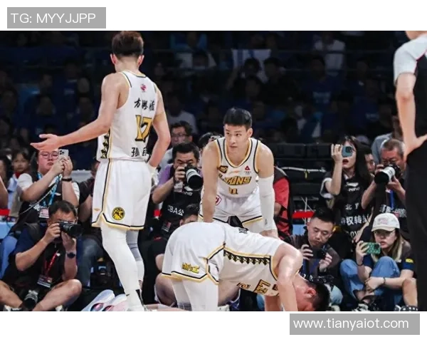 广东队与北京首钢巅峰对决直播全程回顾与精彩瞬间解析