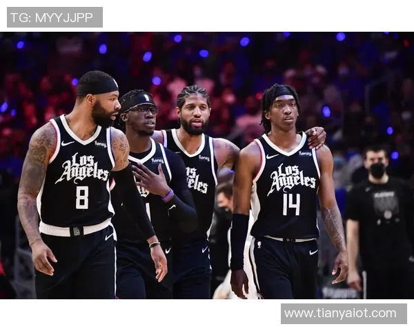 热火与快船西部决赛激战正酣双方争夺总决赛席位的精彩对决即将上演