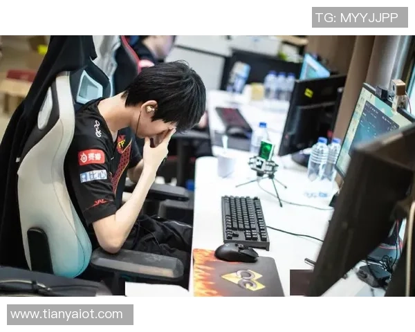 和平精英热议：FPX战队意识争议引发玩家热烈讨论与反思